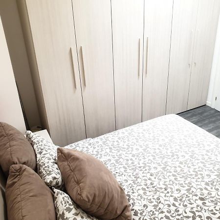 Aurora Apartment Милано Екстериор снимка