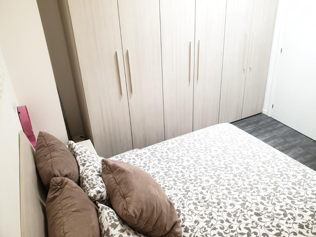 Aurora Apartment Милано Екстериор снимка