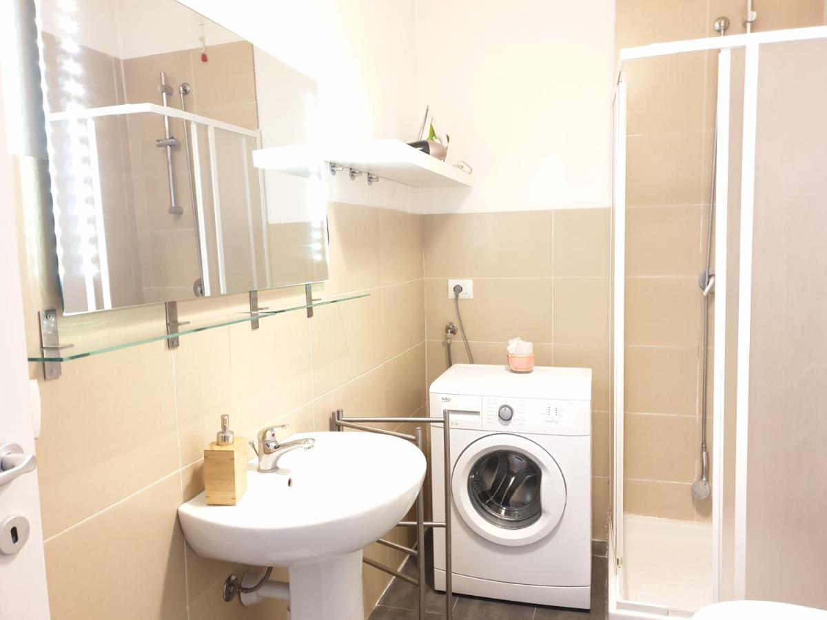 Aurora Apartment Милано Екстериор снимка