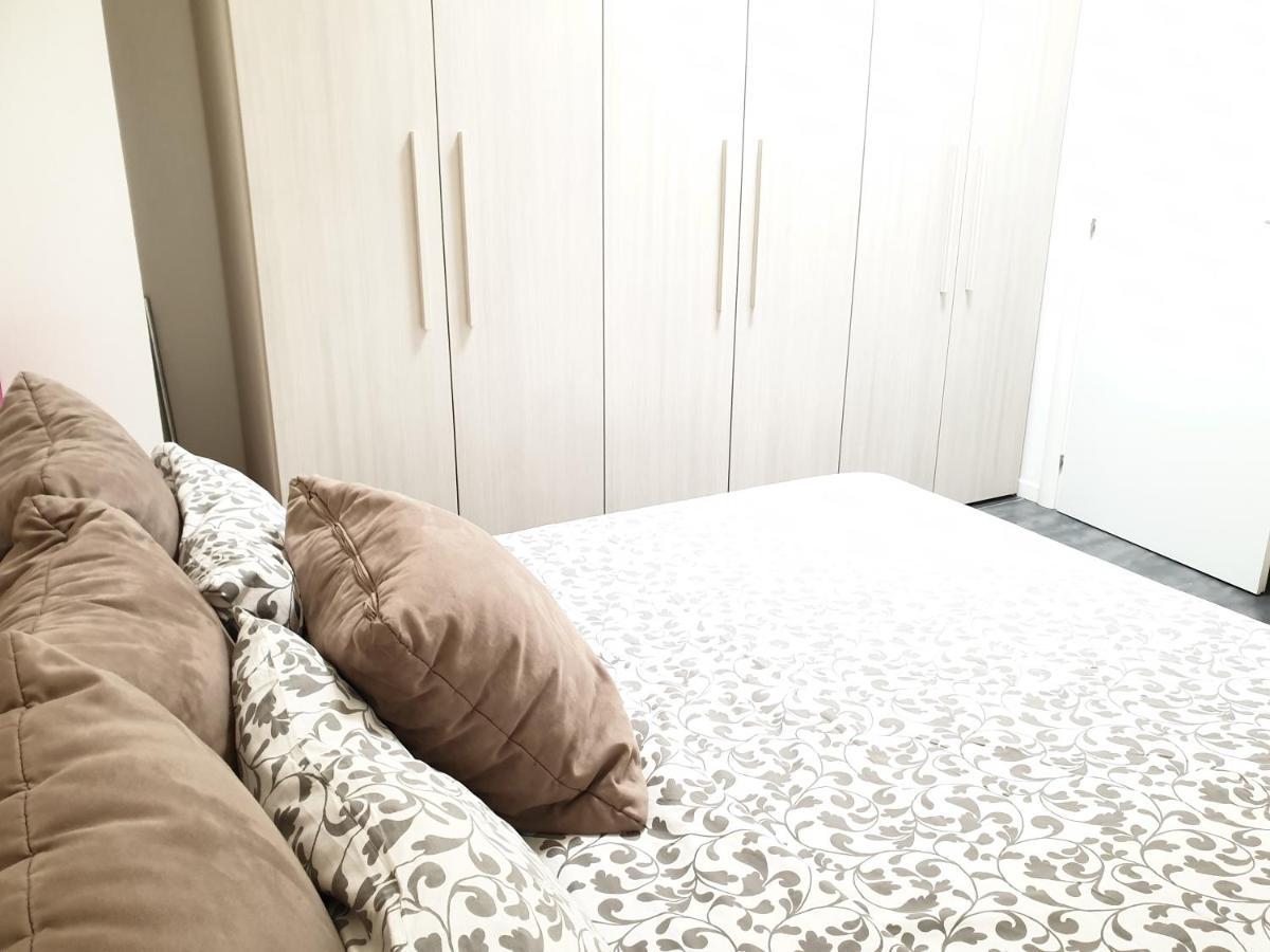 Aurora Apartment Милано Екстериор снимка