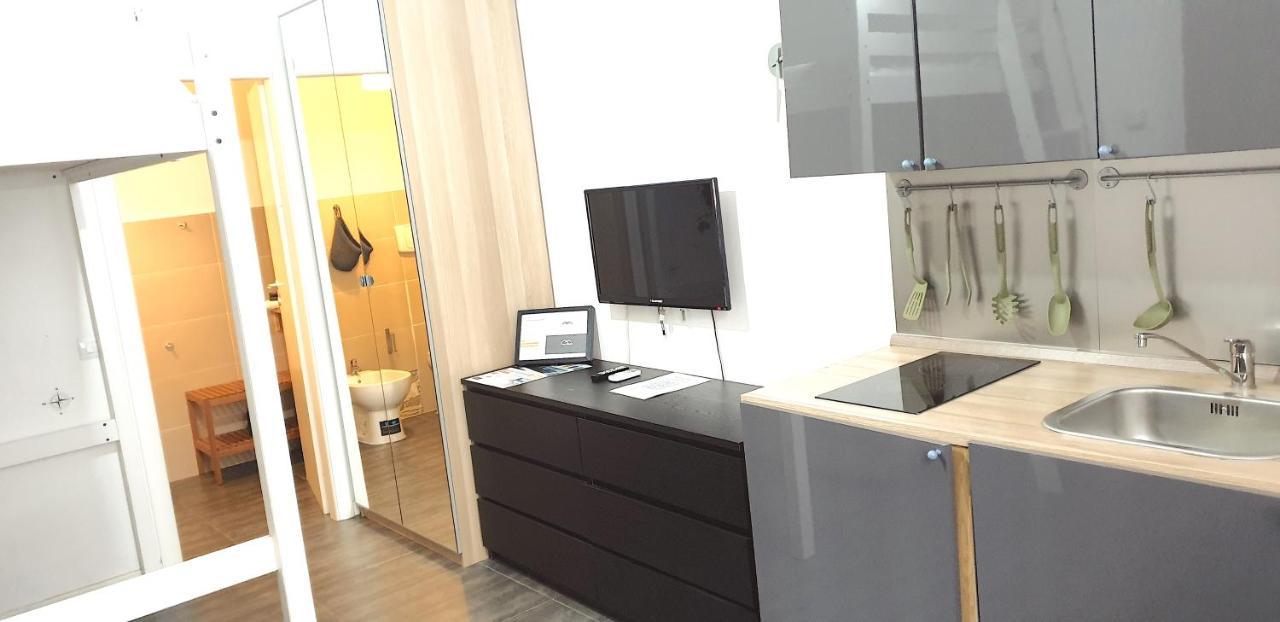Aurora Apartment Милано Екстериор снимка