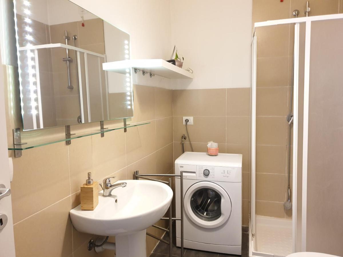 Aurora Apartment Милано Екстериор снимка