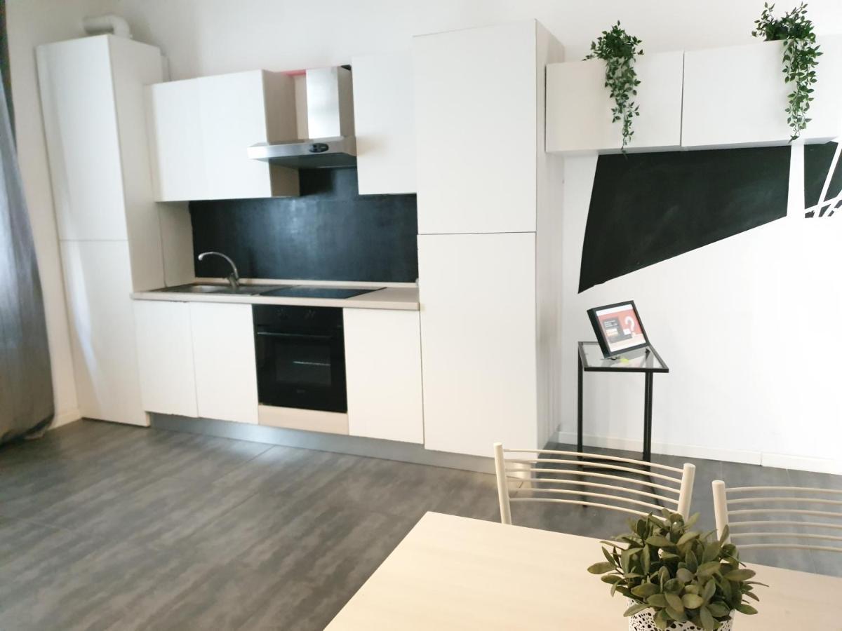 Aurora Apartment Милано Екстериор снимка