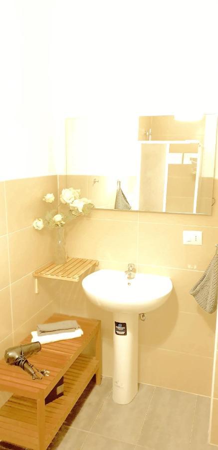 Aurora Apartment Милано Екстериор снимка