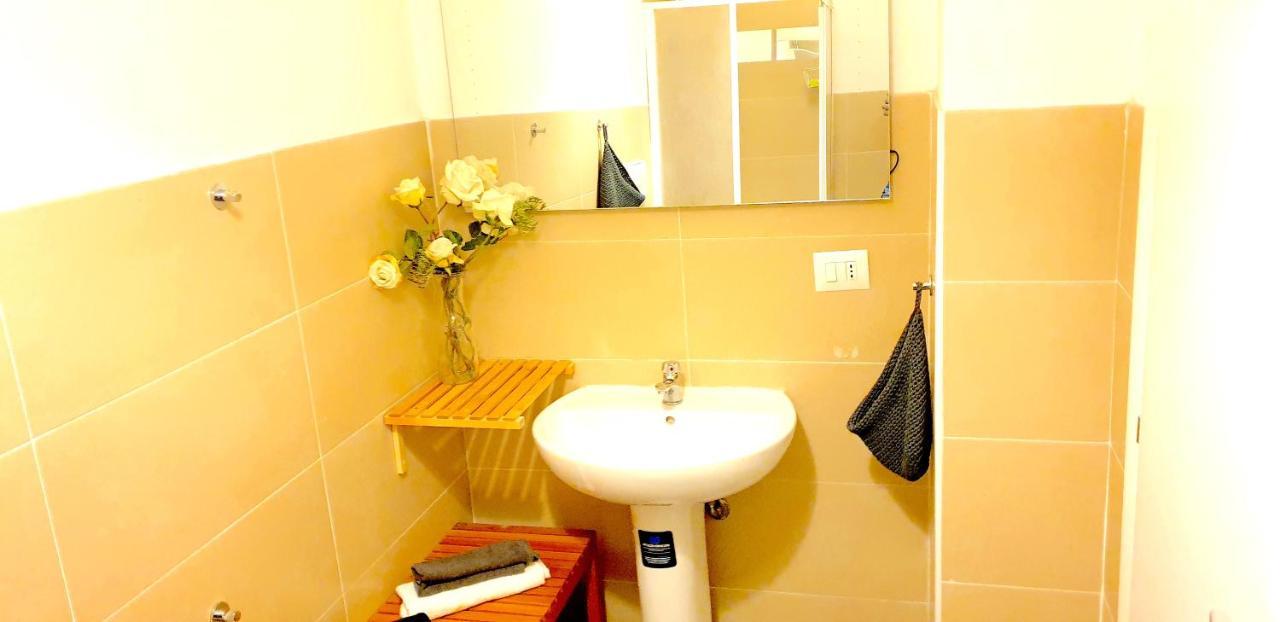 Aurora Apartment Милано Екстериор снимка